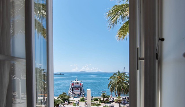 Riva Luxury Suites
