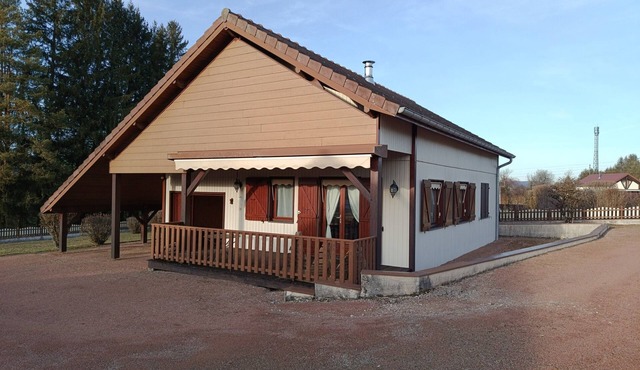 Rivage Home: Cozy Wooden Chalet – 10 Min from the Port – Digital Detox & Nature