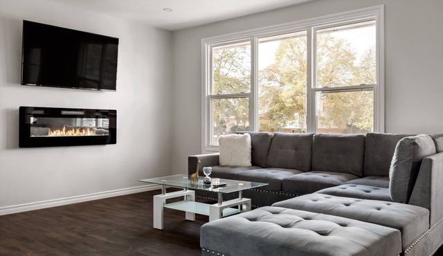 Rivard Beauty - 5bed/2bath - SpaceRental