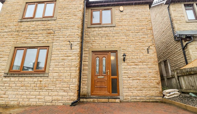 RIVENDALE, family friendly, with a garden in Trawden