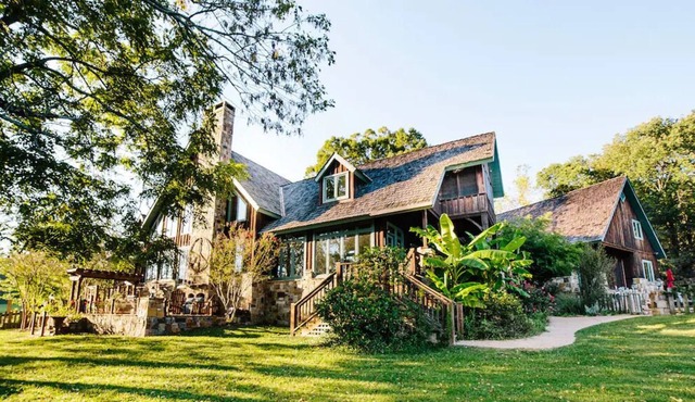 Rivendell 4bdr w/ private lake on 52 acres to explore in North Georgia.