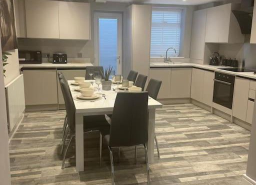 Rivendell Modern 2 Bedroom apartment in St Peters village sleeps 6