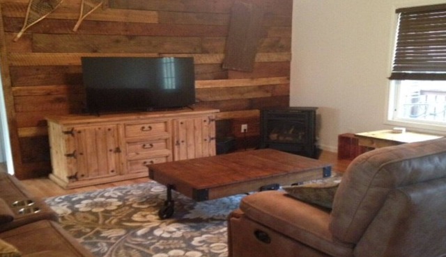 River Access and just 3.5 miles from Downtown Franklin