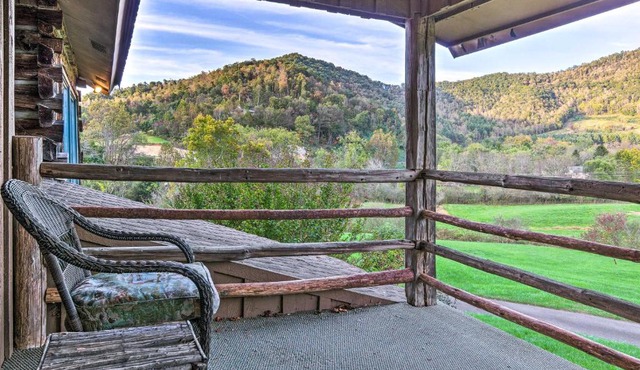 River Access and Mtn Views Cullowhee Lodge!