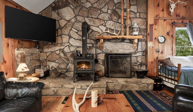River Access, Loft, Deck, WiFI & Dog Friendly