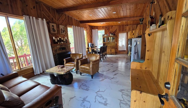 River access, Quiet, Family and pet friendly. Best mountain views in the valley