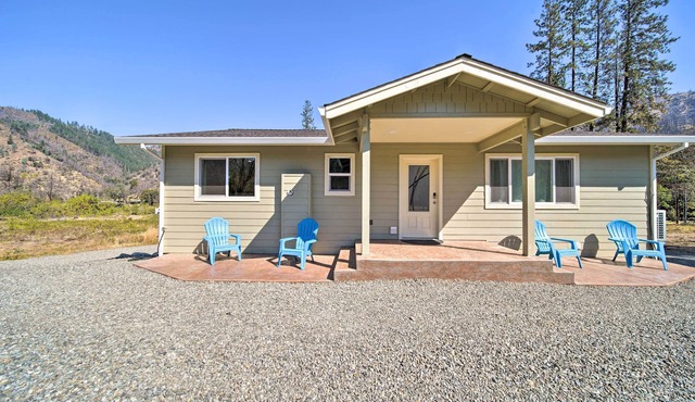 River Acres Retreat w/Grill & River Access!