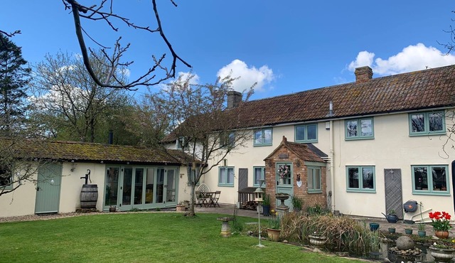 River and country views & woodburner at ‘The Nest’