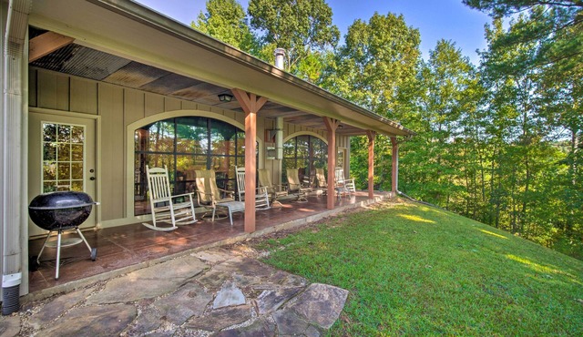 'River Bend Lodge' Heflin Home in the Woods!