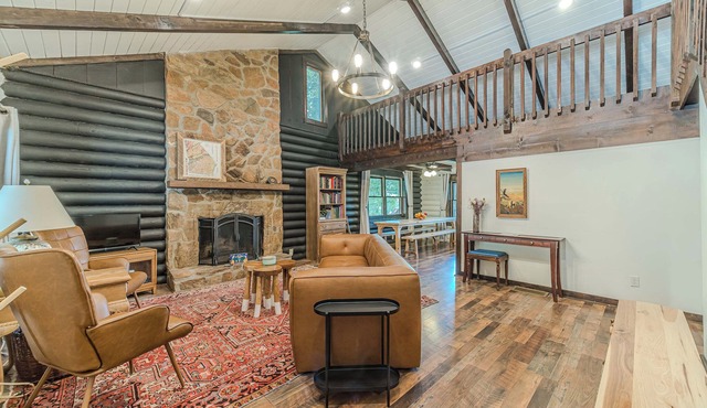 River Bend Lodge- Soque Riverfront Log Cabin | Hot Tub | Pool Table | Movie Room