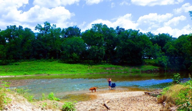 River Bone Ranch, Amazing River-Front Campsite Only 1 Hour From Austin