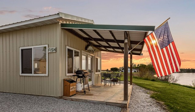 River Cabin | Grill | Boat Slip