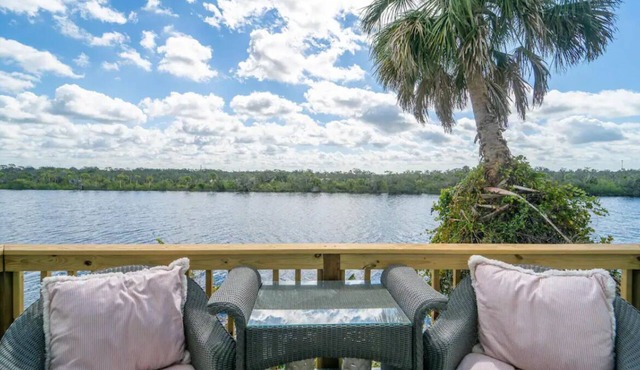 River Cabin Million Dollar View!