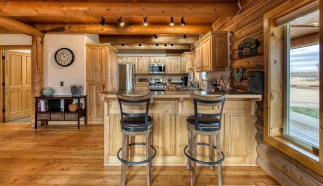 *River Cabin Minutes To Town*