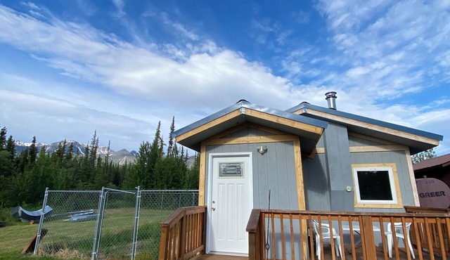 River Cabin, private fenced dog area,