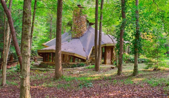 "River Camp" - Scenic Riverfront views, Fishing, and 2 mi to Shawnee Sate Forest