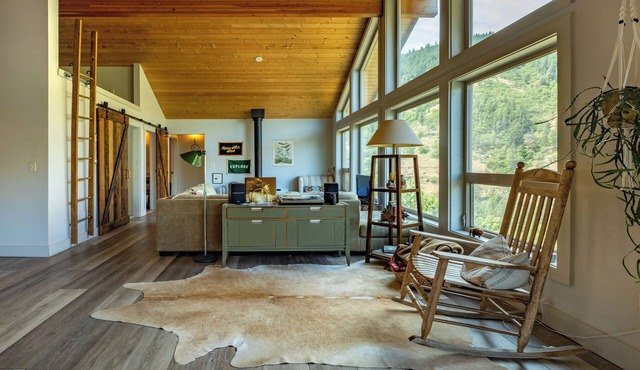 River Canyon Crest - Klickitat River View!