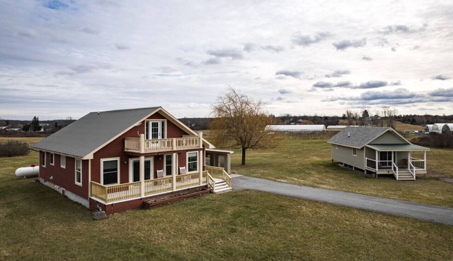 River & Charm: 2 Homes, on 10 Acres Near Clayton