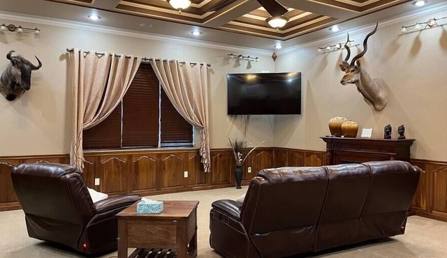 River Chase “Afrika” Luxury/Very Spacious