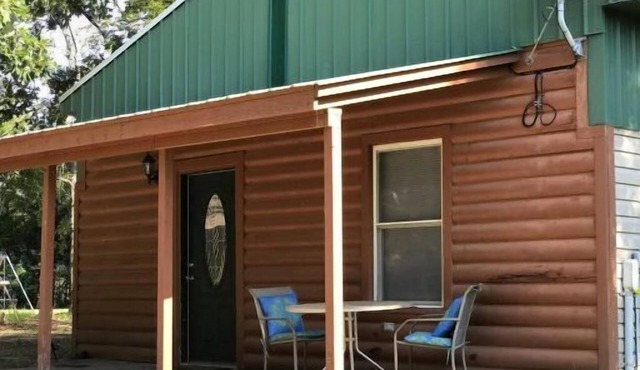 River Chase Cozy Get-Away Cottage