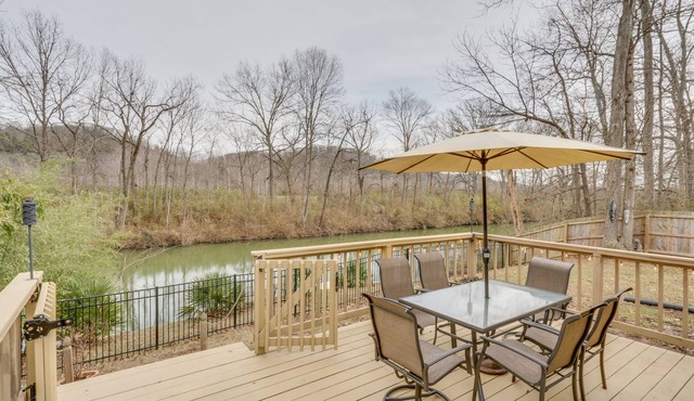 River Cottage - Hot Tub, Private Dock, Kayaks + Paddle Boards!