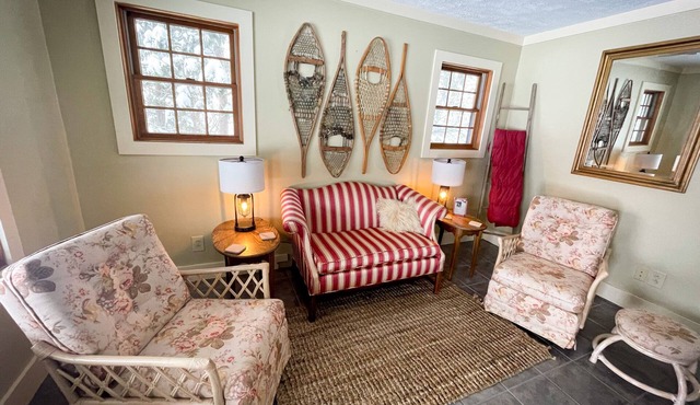 River Cottage Retreat - Close to Golf, Beaches, Hiking!