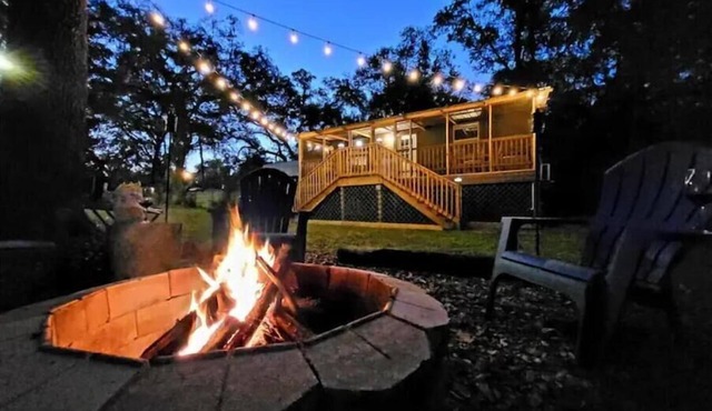 River Daze Cabin - A cozy cabin right on the river