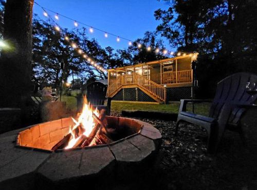 River Daze Cabin - A cozy cabin right on the river