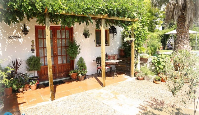 River Ebro Holidays Casa Siempre B&B with Private Swimming Pool Near Tortosa.