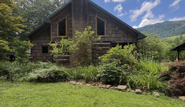 River falls cabin sleeps 6