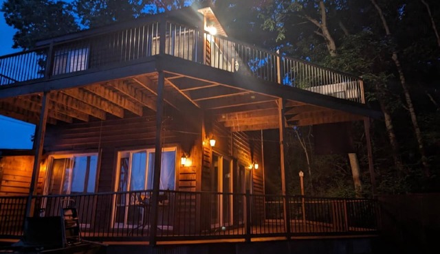 River front, 3 bedroom cabin