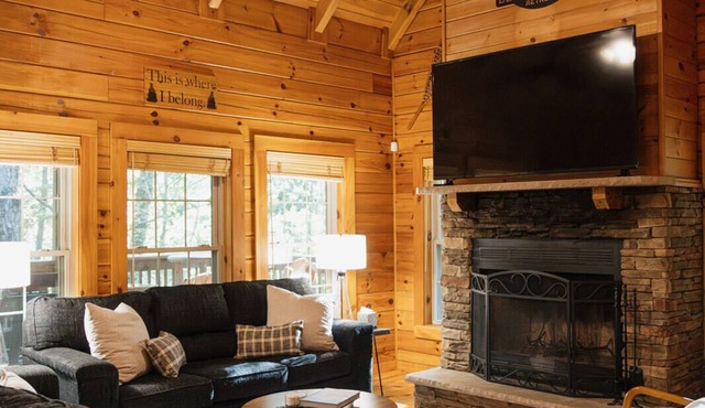 River front cabin in the Pocono mountains with property access to D&L Trail