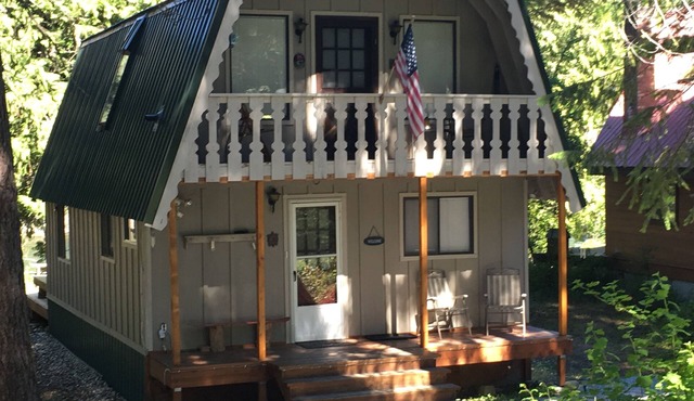 River Front Cabin in Plain, close to Lake WenatcheennShort term rental #000168