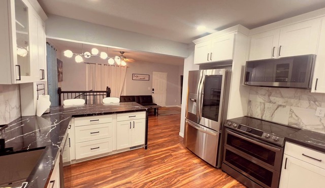 River-front Cottage house - Salmon Fishing at front door & All other attractions