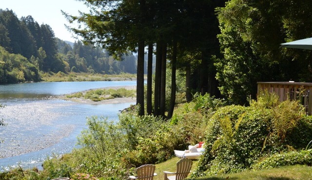 River Front Getaway Awesome Views Fish/Swim Out the Back Door