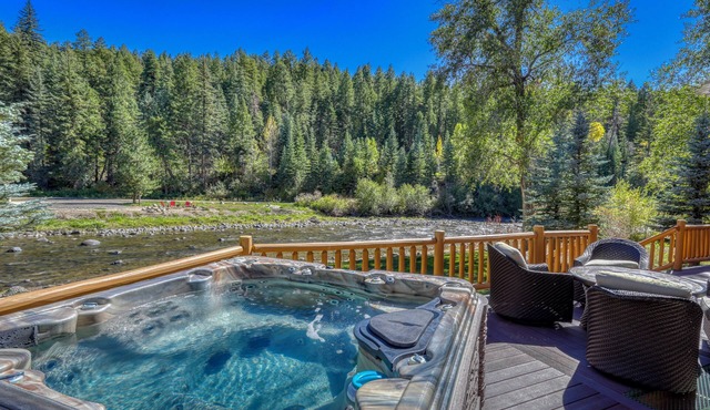 River Front Home with Hot Tub & AC