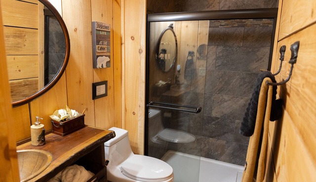 River Front Mountain Cabin, Firepit, Front Porch