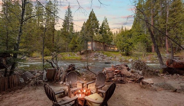 River Front/Private Beach Family Friendly Cabin Tahoe basin