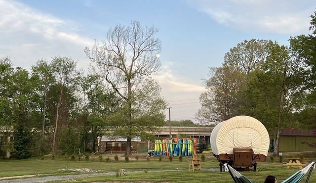 River-Front Wagon Glamping- The Dogwood