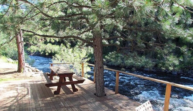 River Front, Wi-Fi, Firepit, BBQ, Private, Easy access