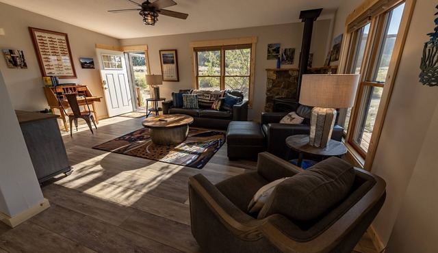 River Frontage Firepit Pet-Friendly