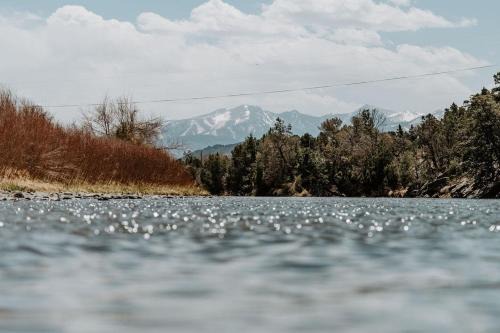 River Frontage Firepit Pet-Friendly