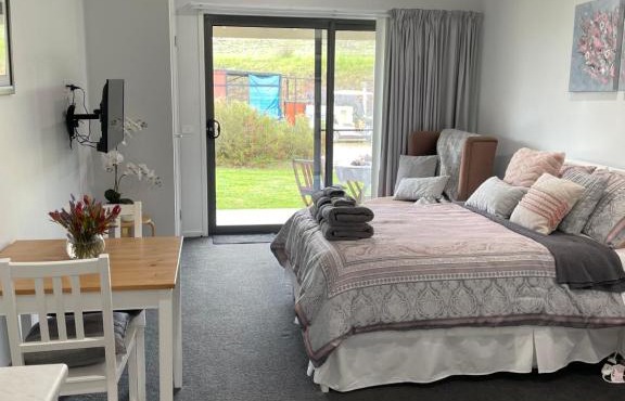 River Gardens Axedale Motel Room