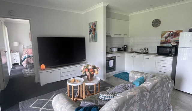 River Gardens Axedale Pet Friendly B&B Farm Stay - Self Contained Unit