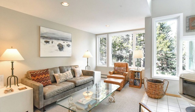River Glen Brookside Condo: Fantastic Frisco Location