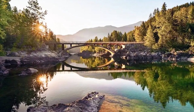 RIVER HAUS: Glacier National Park's Iconic Home — The CLOSEST House to GNP