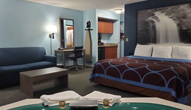 River Hill Inn & Suites
