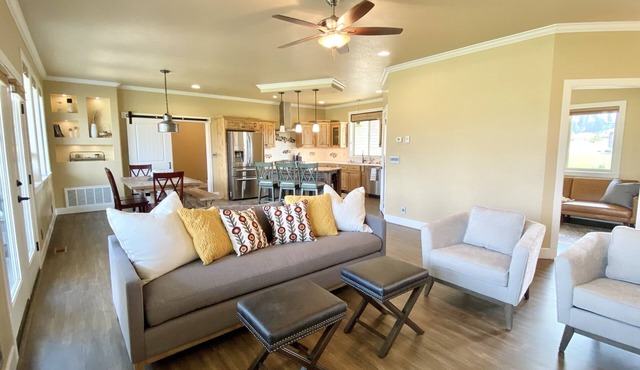 River House-4 Bedroom 2.5 Bath