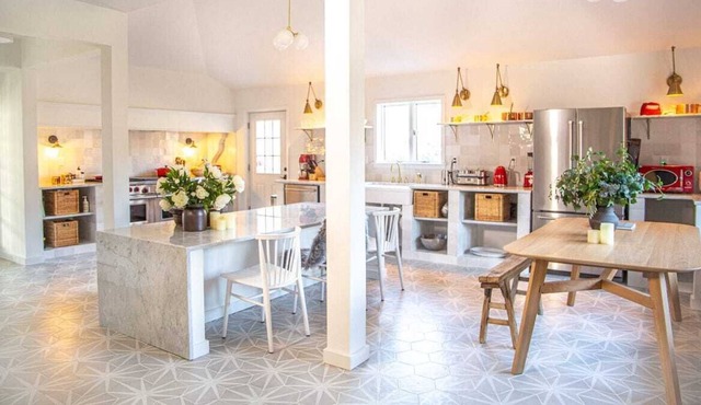 River House: all season chalet on 6 private acres