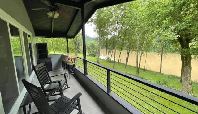 River House - Cottage with KY River View & Access